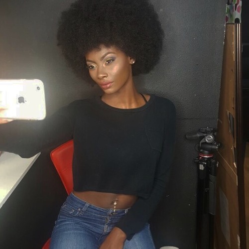S E L F I E  Deneseia LaShea&rsquo; Model / Instagram :: @youloveshaa