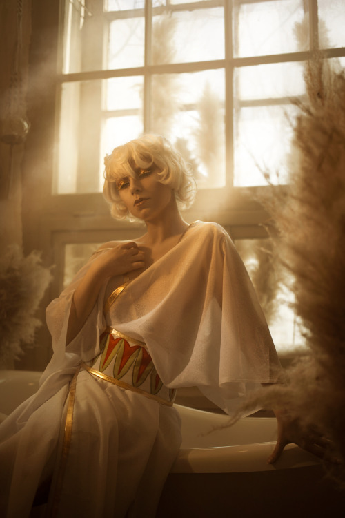 Bathe together or stay dirty? My Asra Alnazar(the Arcana game) cosplay ph by Rina