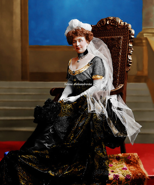 Lady Blocklehurst the day she was presented at court, 1910. Photo colored by me.