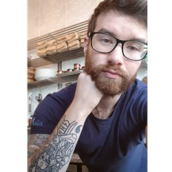 sombre-songbird:Boredom. Anyone up to anything fun today? #selfie #gay #beard #inked #tattoo #masseffect #lgbt #gayswithglasses #speckytwat https://www.instagram.com/p/BqE8Qgnlr7n/?utm_source=ig_tumblr_share&amp;igshid=e1o5mldp3jmw