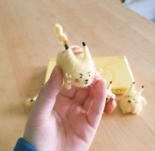 friedbun:⚡Felted some chubby Pikachus ⚡