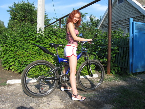 girlsandbike: Not a very nice bike but a very nice girl
