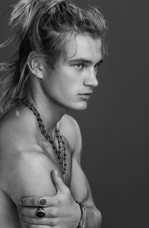 fagggotries:   Charlie Kennedy @charliedkennedy   by Randall Mesdon   
