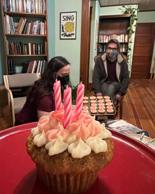 More birthday cupcake p*rn!! Mmmmmmmmmmmmmmmmmm…….. #cupcakes #podlife #birthday #awesomequeers #hom