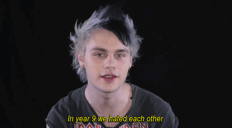 sexycliffconda:  5SOS Memories:              ↪5SOS on Luke 