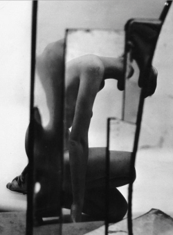 kvetchlandia:  Erwin Blumenfeld      Nude in Broken Mirror, New York City      1944 