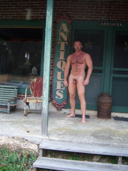 gorgeous-hunk86:  Hot dad with tiny dick……and naked in public to boot.