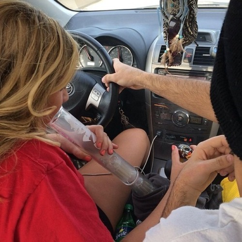nuuglyfe:  girlsthatloveweed:  God damn, I feel amazing.   i would like this kind