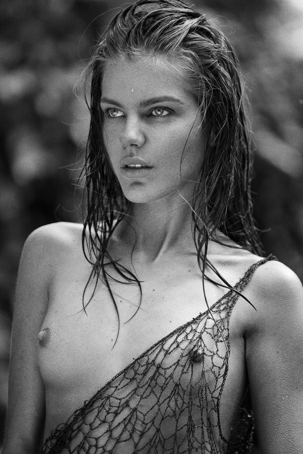 ishutmyeyestonotgoblind:  Klaudia Bułka @ ICONIC  Photographers: Remi &amp;