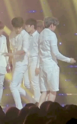 myungcow:  Sungyeol can’t control his sexual