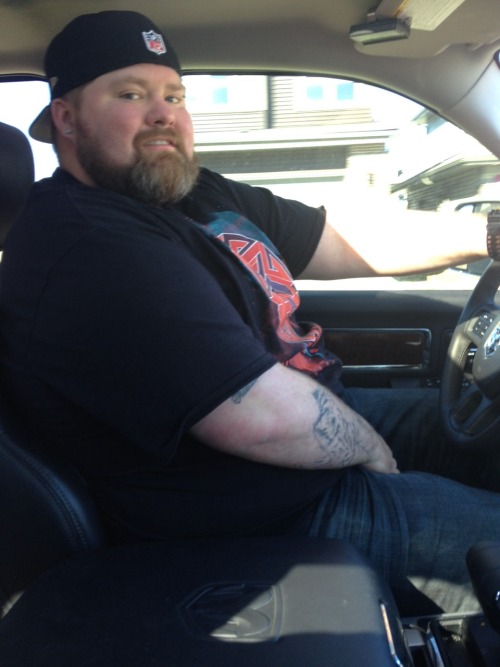 dblazinit:  cutecubs:  who’s this? cute chub cub.  Ders my boy showin up on my dash again. 