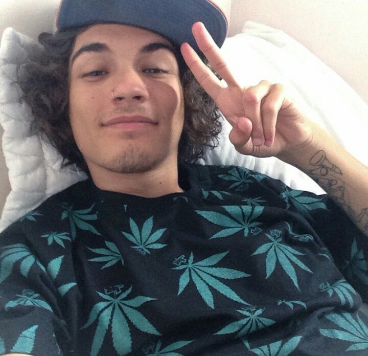 tesarrei:  ✌️