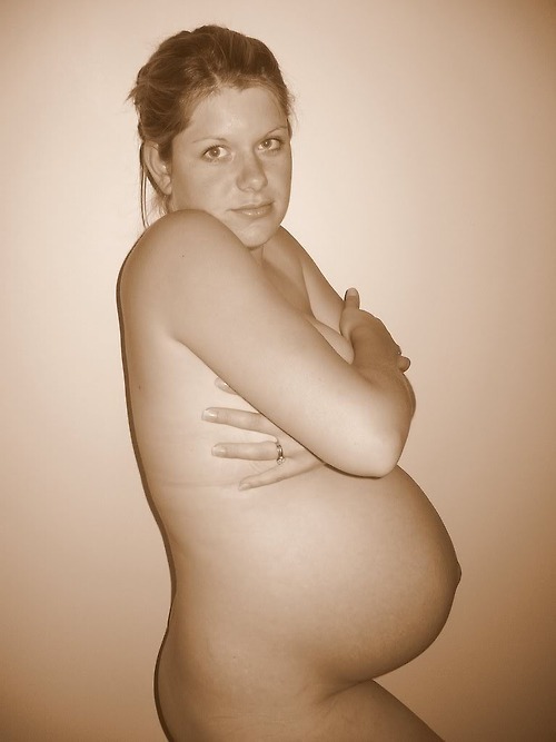 naughtypreggo:   Full Gallery - CLICK HEREIf you rather get laid - CLICK HERE  sexy.com