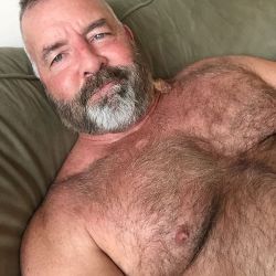 wantmydaddy:  Hello hot daddy 