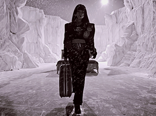 agentkimlip:seulgi / bad boy mv