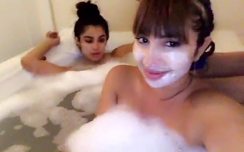 smolritzaramos:diane and jackie taking a bath together :) i’m living for this :)