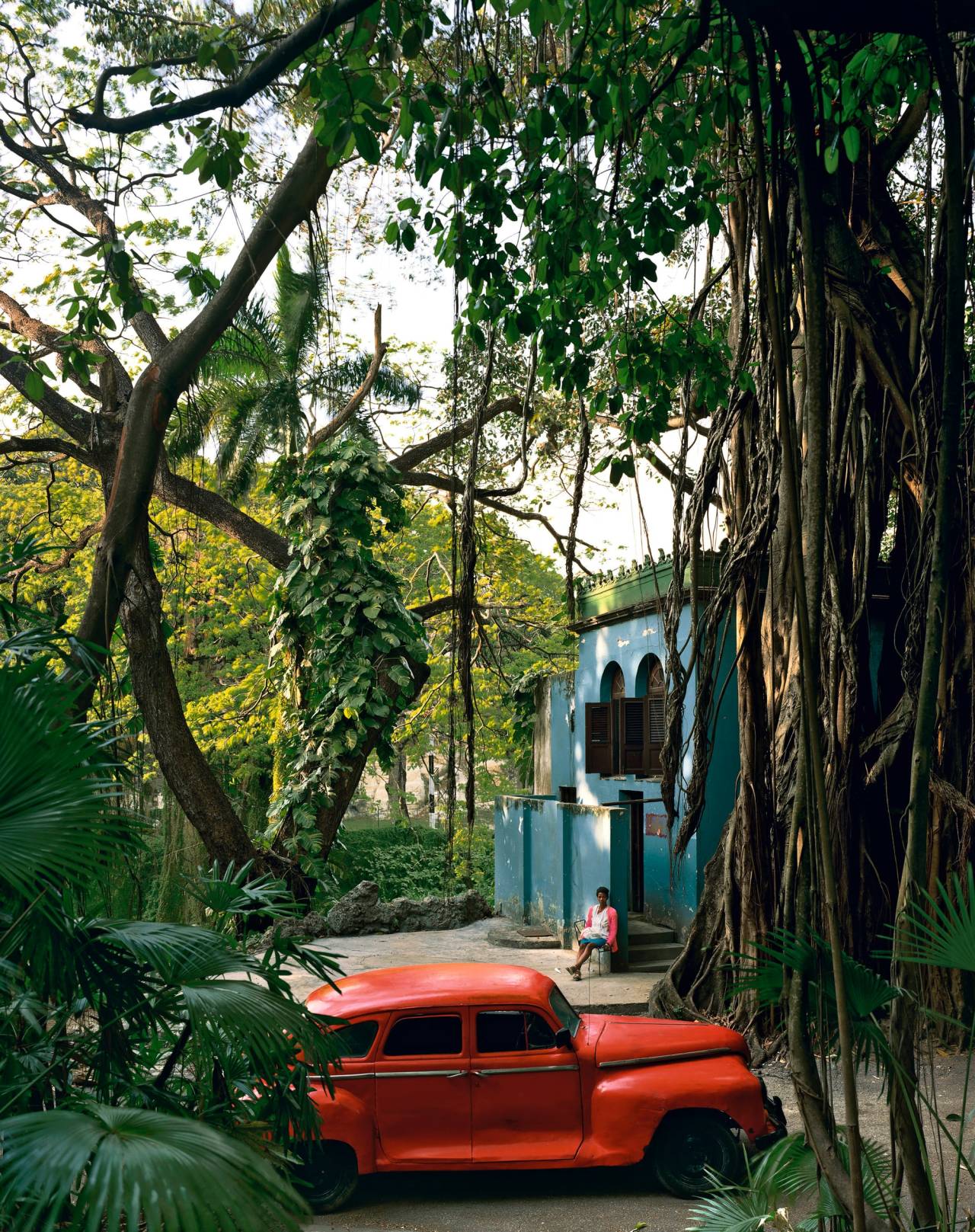 itscolossal:Exquisite Architectural Photos by Andrew Moore Glimpse Life in Late ’90s Cuba