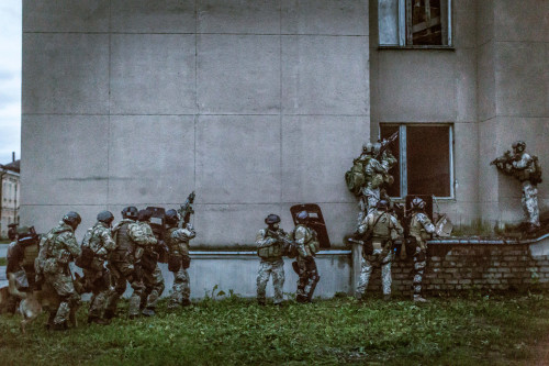 militaryarmament:  (Updated) In Exercise Flaming Sword, the Lithuanian military trained together with troops from the Latvian Special Operations Unit, Norwegian Special Forces and U.S. Navy SEALs. At the crack of dawn various small teams working together