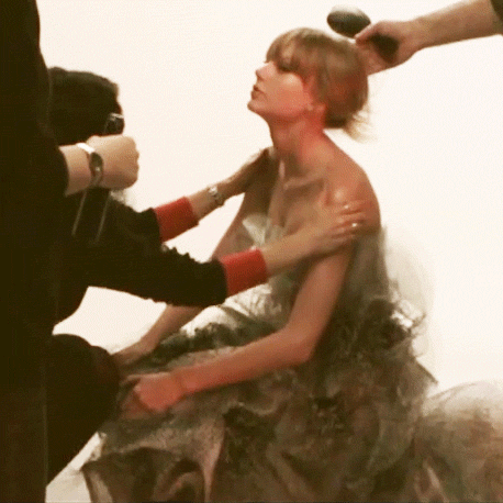 thanksforsayingthat:  mosaicbrokenhearts:  future career goal: rub lotion on taylor