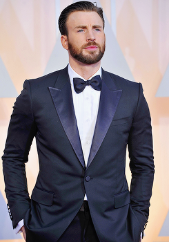 dailymarvelkings:The Oscars 2016 | 88th Academy Awards Countdown: Chris Evans at the 87th Annual Aca