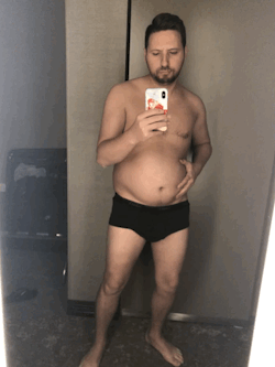 blogartus:  gaining-geeks:  Loving my gains so far. I feel so good when I look in the mirror  Yes! A jiggly, fat, sagging belly. Imagine how good it will feel after another 20 or 30 pounds. 