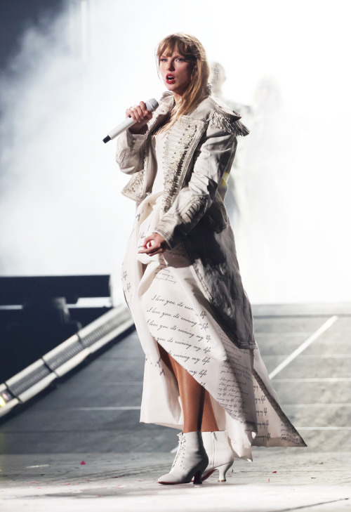 WHAT HAPPENED LAST NIGHT AT THE ERAS TOUR