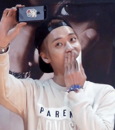 danielnielfan:150405 &lt; He was singing “Happy Birthday” &gt;