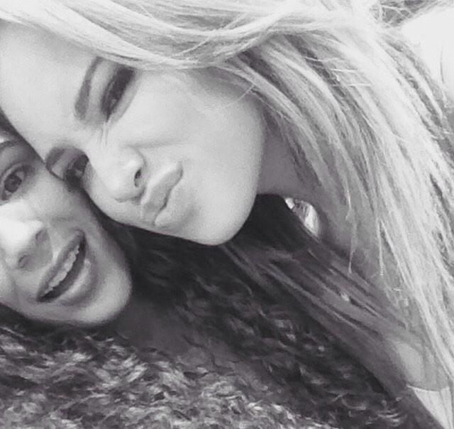 mizzjasminevillegasnewz:  jasmine v with a fan
