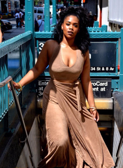 scatterbrainmathmatics:  thoughtslostandfound:  blackpussyprincess:  chicneversleeps:  flyandfamousblackgirls:  NYC plus sized model Melanie Ennis  Emerging out of the subway looking like a goddess  what considered plus size in the model world?  Plus