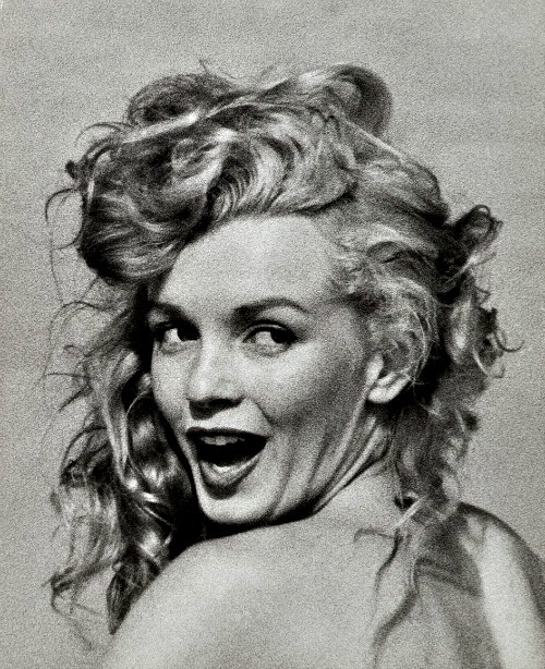 alwaysmarilynmonroe:  Marilyn by Andre de Dienes in 1949. 