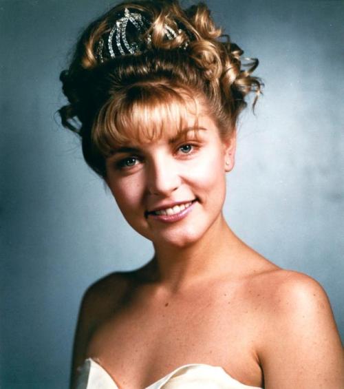 luciferlaughs: Twin Peaks was a popular TV show in the early 90s about the small-town murder of Laur