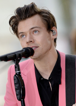 harrystylesdaily:The Today Show, May 9th.