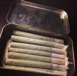 selfprescribedstoner:  An Altoid case holds