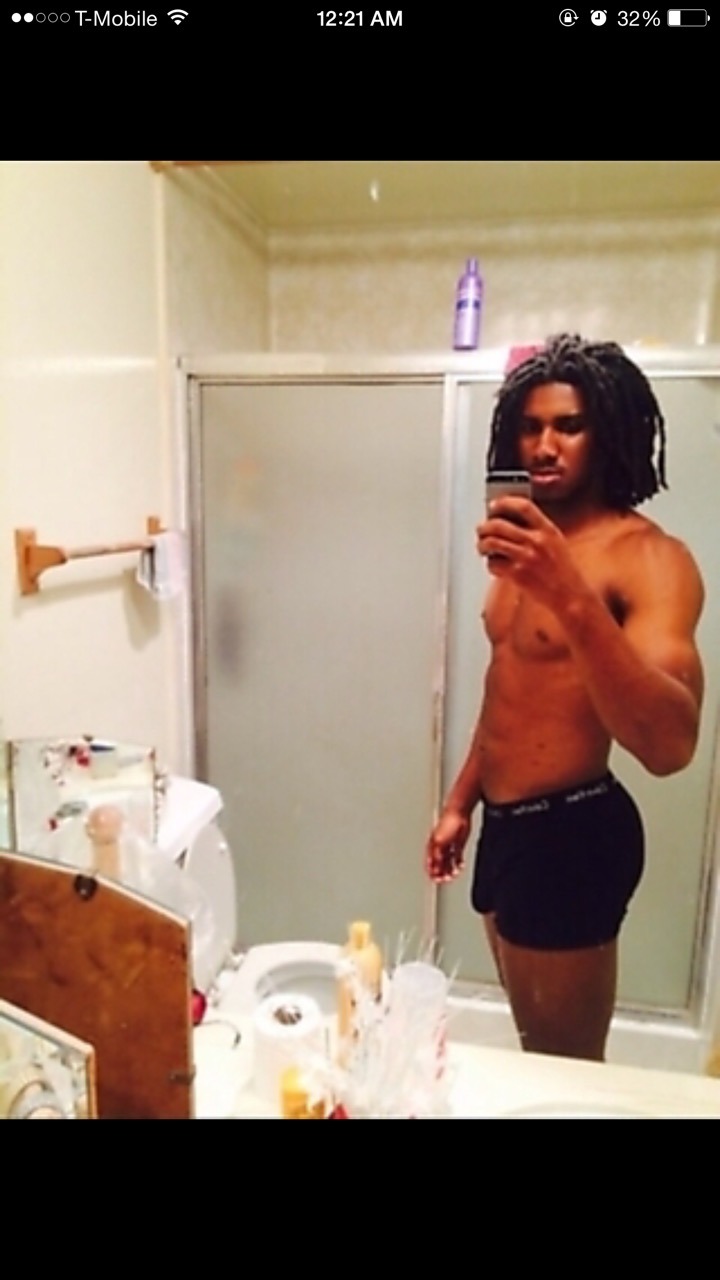 fleshofthedark:  sleezedoutt:  lookwhoigot:  Requested bait 🍰🍆😜  Sexyyyyyy