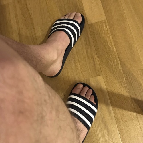 More photos of my feet:  http://FeetLoverCH.tumblr.comFollow me on Instagram: http://instagram.com/f