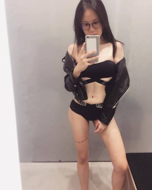 sgsluttygirls9293:dontholdback-sg:HotAnyone know her ig?