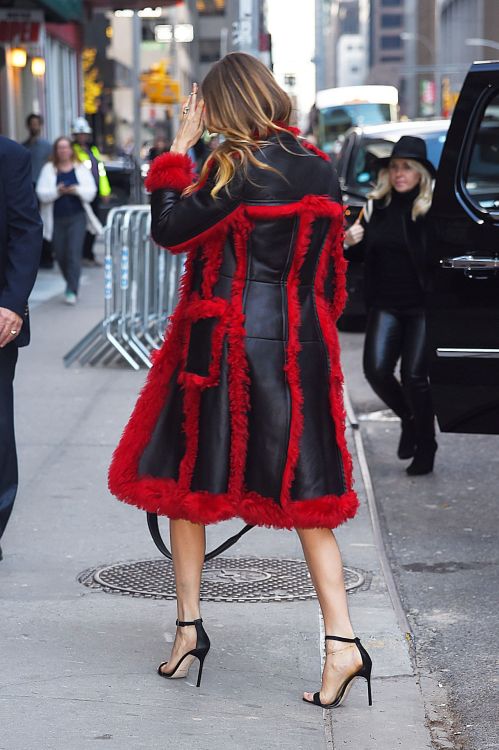 thegildedangels: Behati Prinsloo heading to ‘The Late Show,’ December 2015.