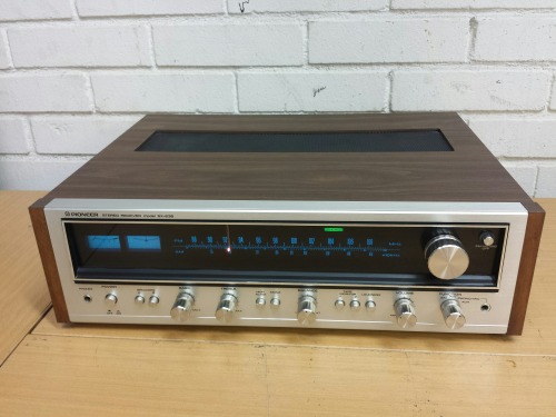 Pioneer SX-636 AM/FM Stereo Receiver, 1974