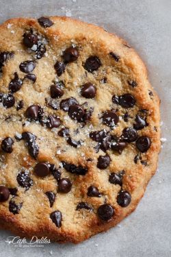 yumi-food:  Single Serve Jumbo Chocolate Chip Cookie | Cafe Delites 