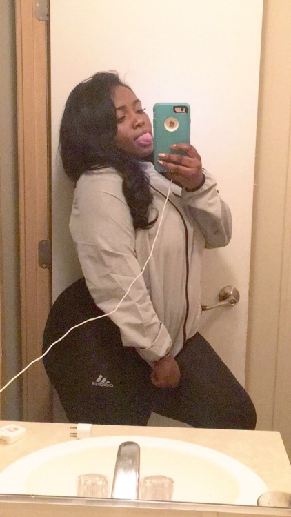 heyyreene:  dezzyjvoxo:  heyyreene:  You thought yo nigga didn’t like big girls until he saw me 😉👌🏾  Soo you wanna give out any tips on how to get a butt like yours? Because yesssss lol 😍  I don’t have any tips unfortunatley 😩 Its genetics