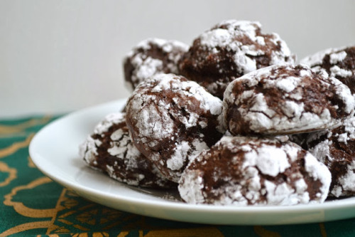  Chocolate Crinkle Cookies 