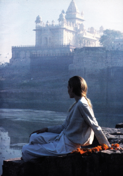 girlsingreenfields:India. Kirsten Owen photographed