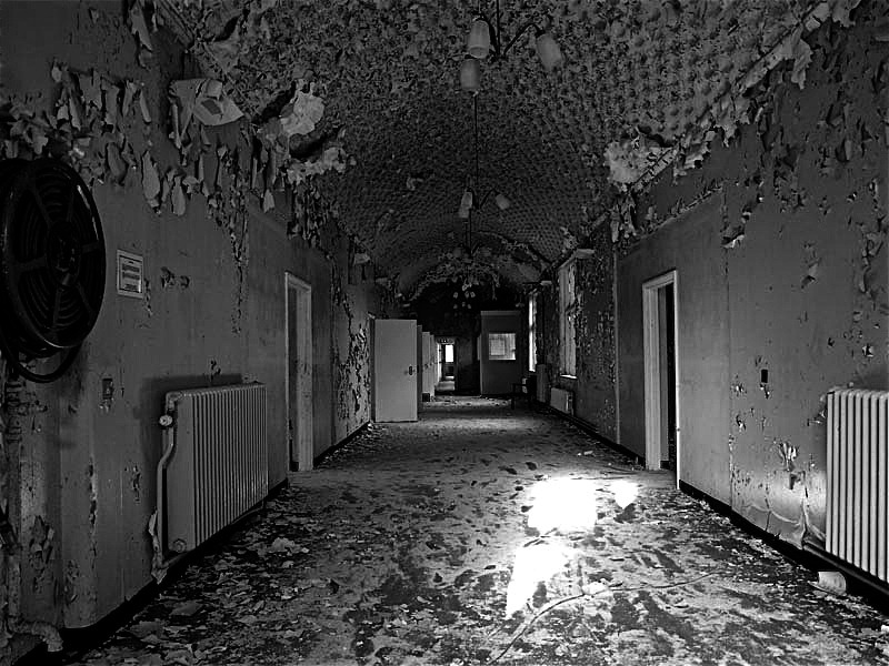  Inside the “Essex County Lunatic Asylum” aka “Brentwood Mental Hospital”