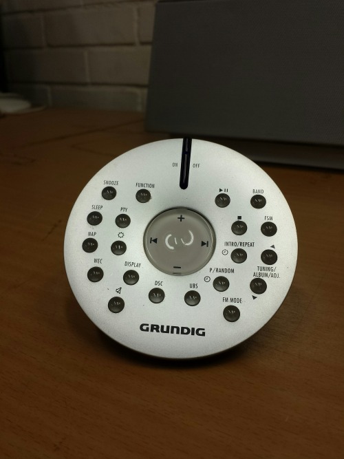 Grundig Ovation 2 CDS 7000 DEC Micro Hi-Fi System, 2010