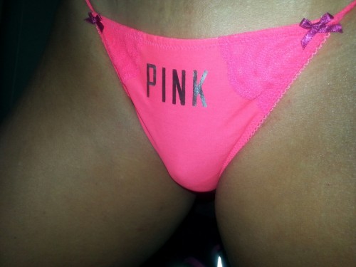 Porn photo lovestotempt: Neighbor in pink What a bulge!!