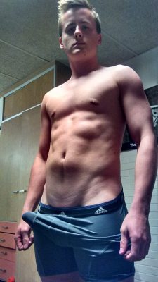 straighttobed:  Post workout bulge. Hope I’m fit enough for you ladies ;)