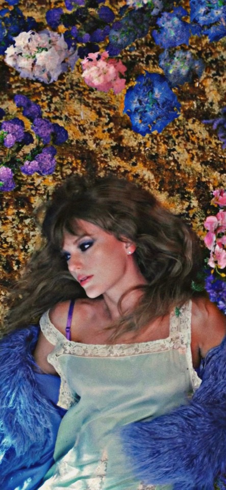 Lavender Haze  Taylor swift wallpaper, Taylor swift, Taylor swift pictures