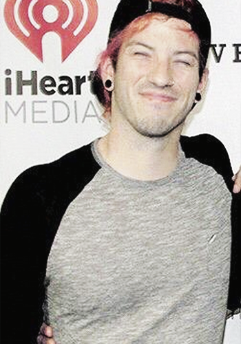 stay-loww:  Favorite Josh Dun outfits
