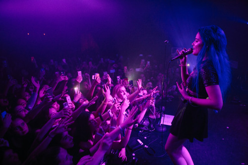 AMERICAN YOUTH - NIGHT TWO - SANTA ANA, CAse7enteenblack &amp; youngrisingsonsPhotos by Jesse De