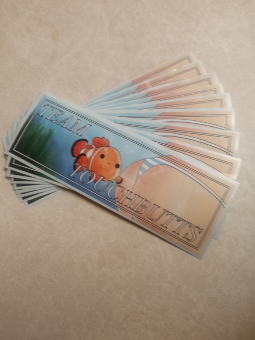 slowcruising:  WAIT YOU MADE STICKERS?
